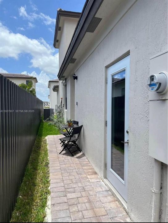 For Rent: $1,500 (1 beds, 1 baths, 3139 Square Feet)