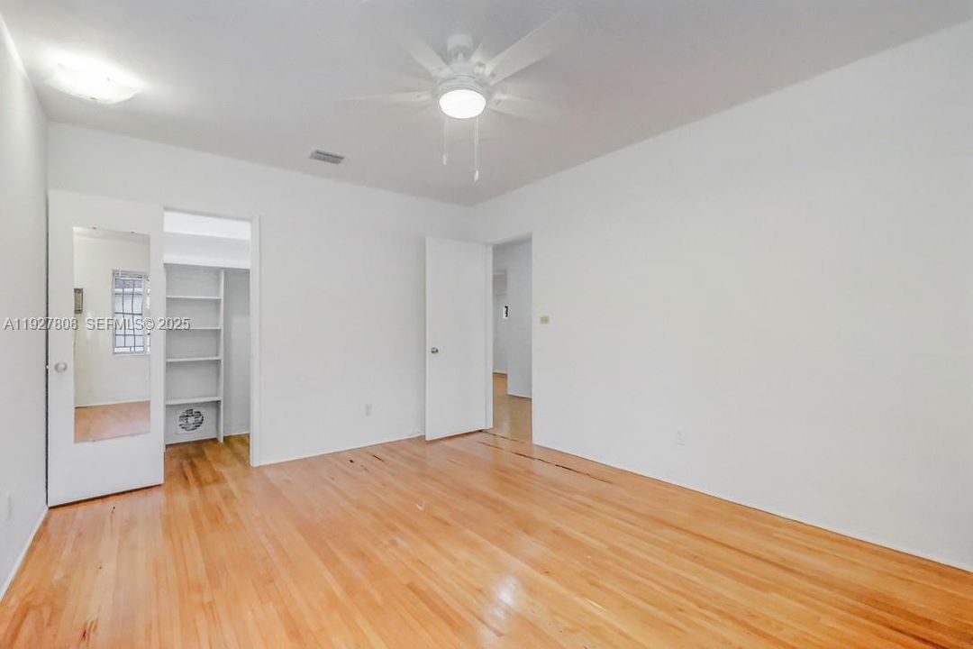 En Venta: $719,000 (2 camas, 1 baños, 1327 Pies cuadrados)