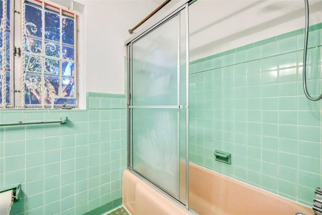 En Venta: $719,000 (2 camas, 1 baños, 1327 Pies cuadrados)