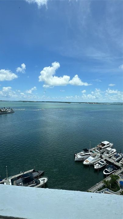 En Venta: $799,000 (3 camas, 3 baños, 990 Pies cuadrados)