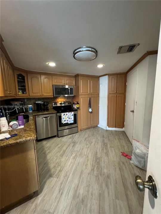 En Venta: $799,000 (3 camas, 3 baños, 990 Pies cuadrados)