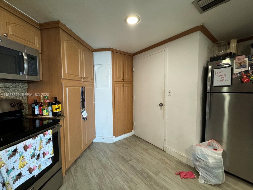 En Venta: $799,000 (3 camas, 3 baños, 990 Pies cuadrados)