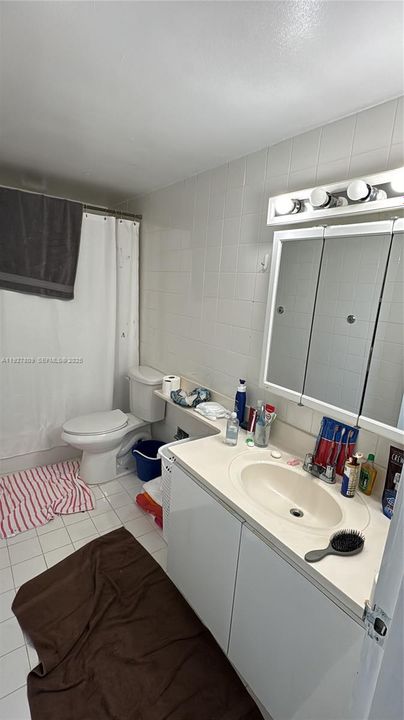 En Venta: $799,000 (3 camas, 3 baños, 990 Pies cuadrados)