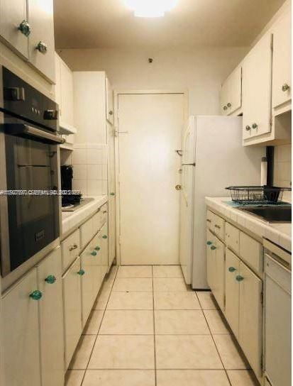 待售: $549,000 (1 贝兹, 1 浴室, 880 平方英尺)