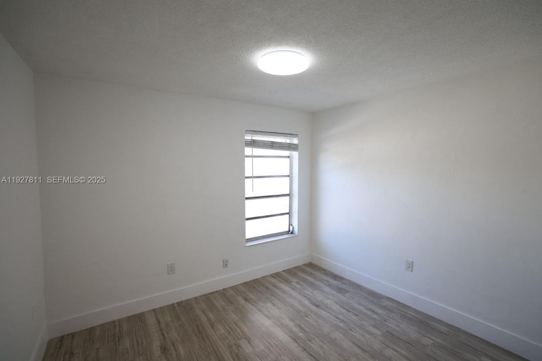 В аренду: $2,100 (2 спален, 1 ванн, 31279 Квадратных фут)