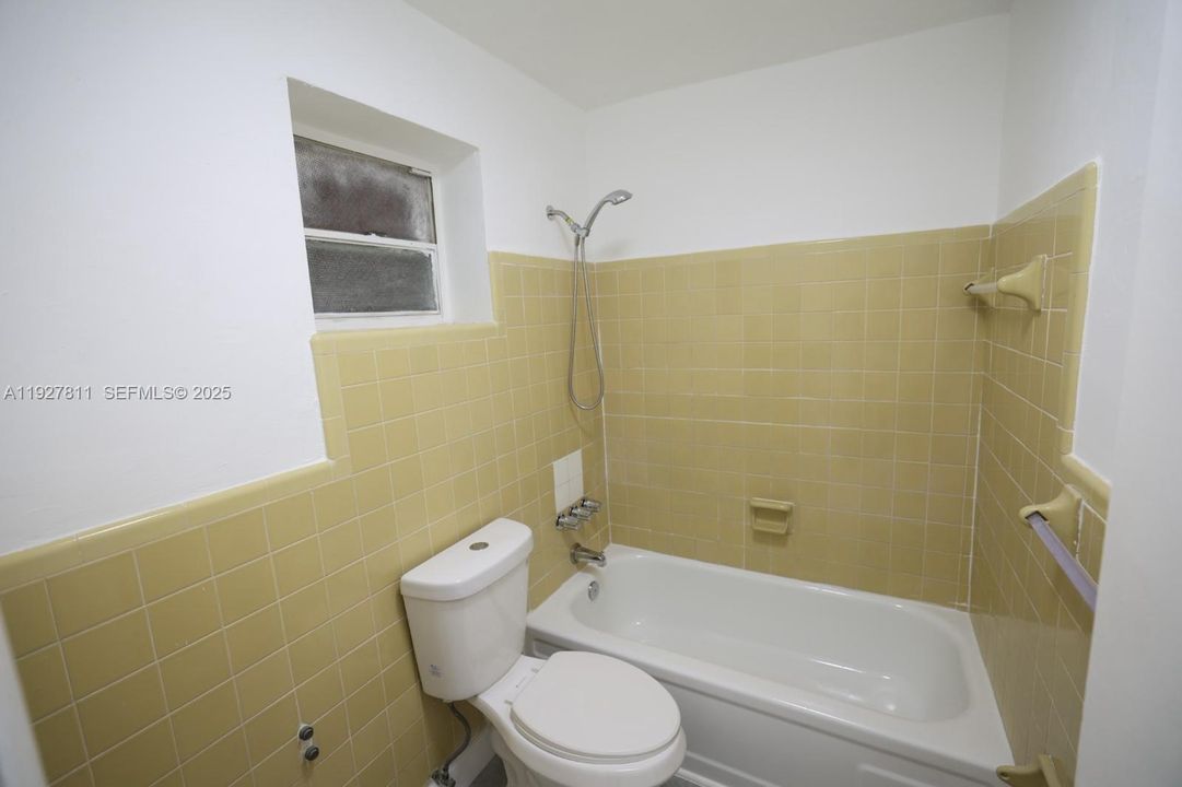 В аренду: $2,100 (2 спален, 1 ванн, 31279 Квадратных фут)