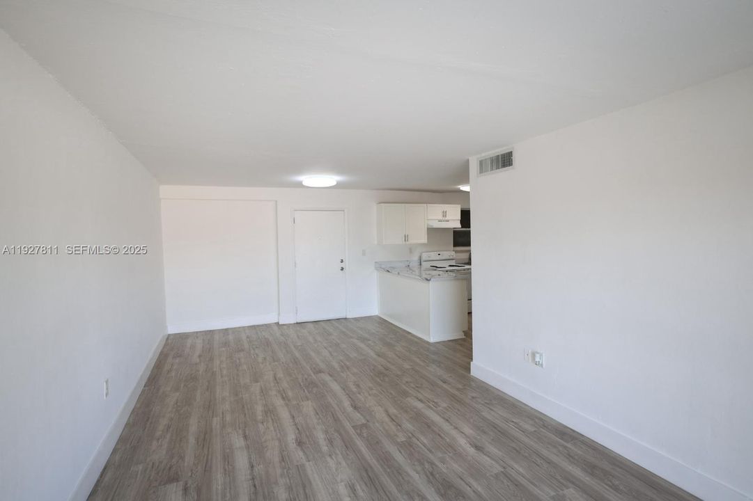 В аренду: $2,100 (2 спален, 1 ванн, 31279 Квадратных фут)