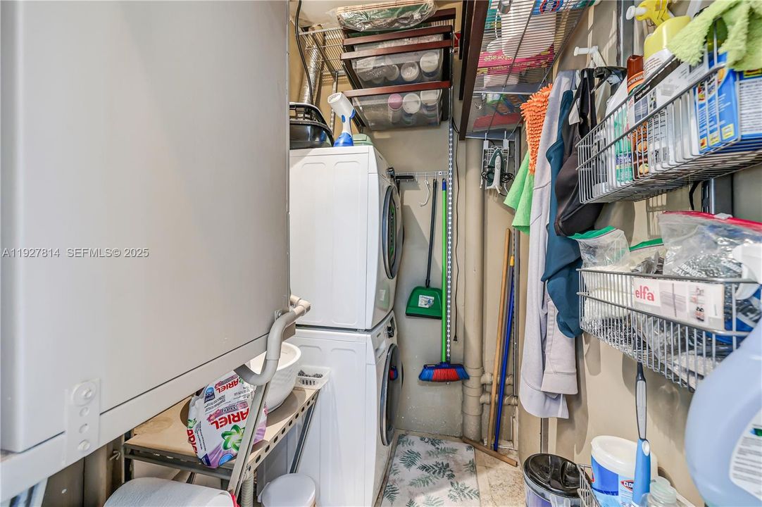 待售: $575,000 (2 贝兹, 2 浴室, 1285 平方英尺)