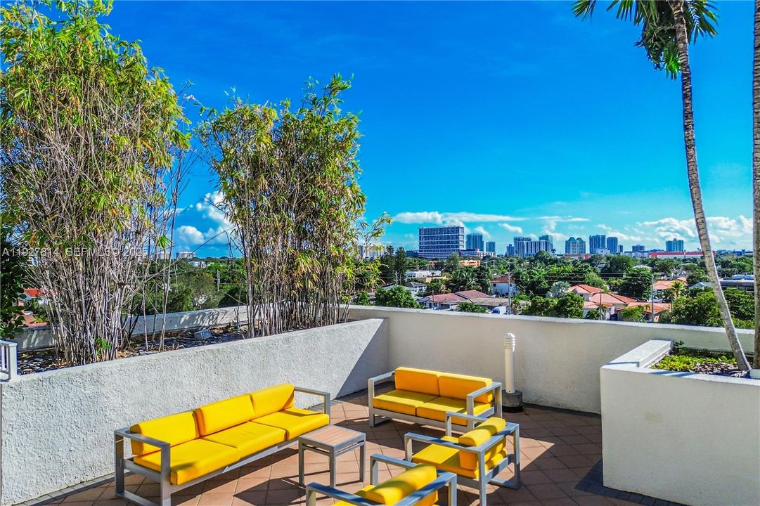 待售: $575,000 (2 贝兹, 2 浴室, 1285 平方英尺)