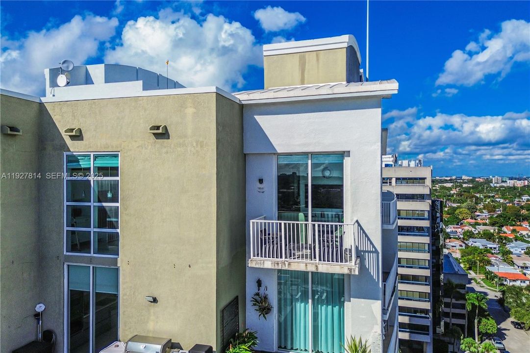 待售: $575,000 (2 贝兹, 2 浴室, 1285 平方英尺)