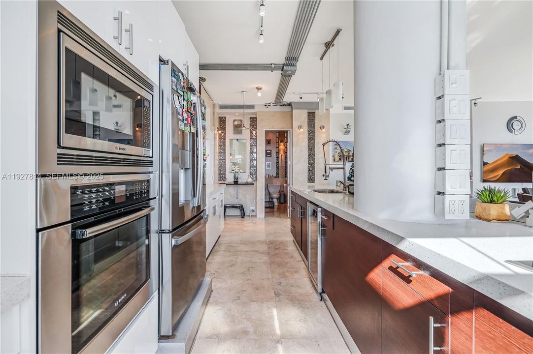 待售: $575,000 (2 贝兹, 2 浴室, 1285 平方英尺)