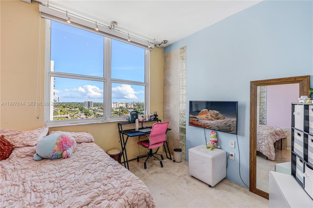 待售: $575,000 (2 贝兹, 2 浴室, 1285 平方英尺)