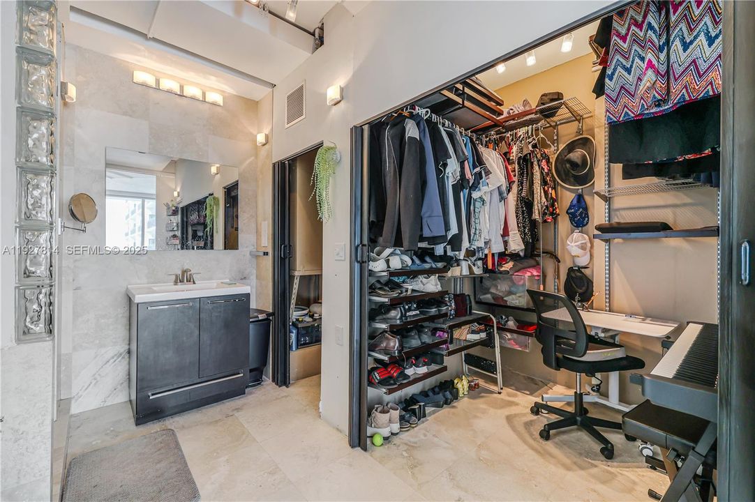 待售: $575,000 (2 贝兹, 2 浴室, 1285 平方英尺)