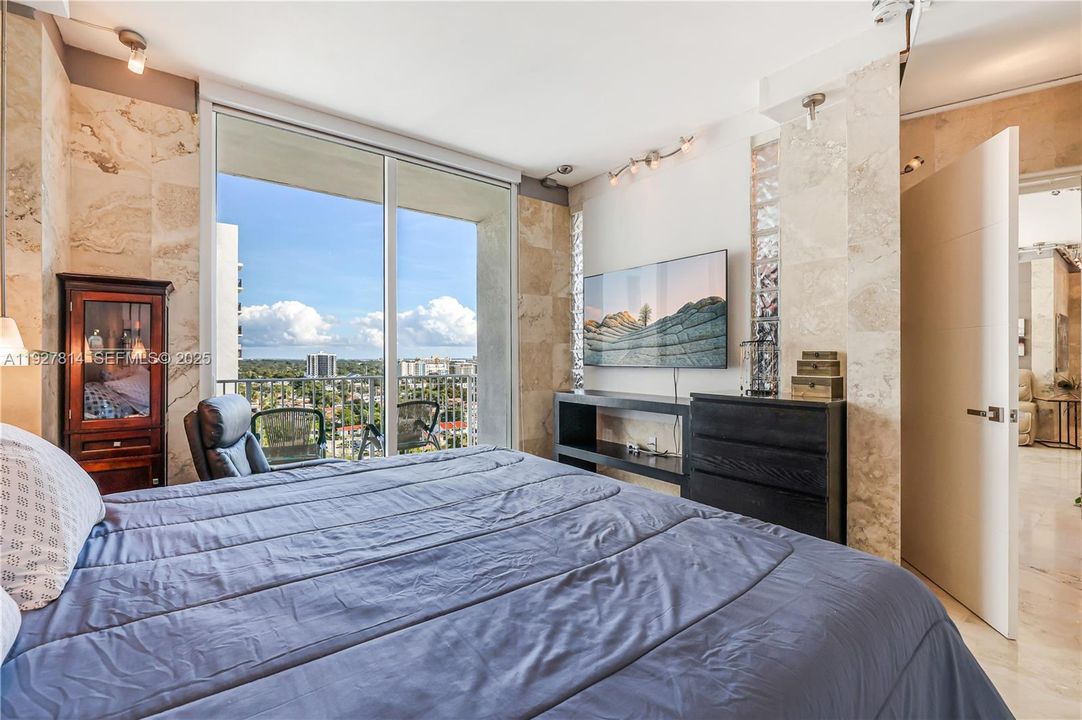 待售: $575,000 (2 贝兹, 2 浴室, 1285 平方英尺)