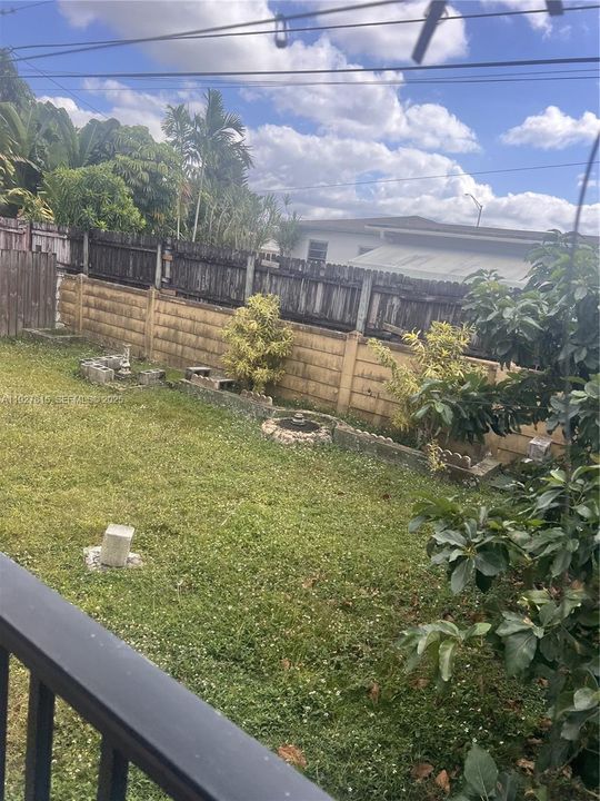 待售: $775,000 (4 贝兹, 1 浴室, 1807 平方英尺)