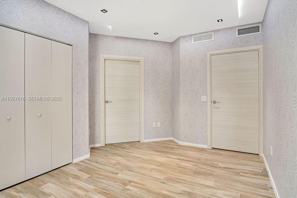 出租: $8,000 (2 贝兹, 2 浴室, 1152 平方英尺)