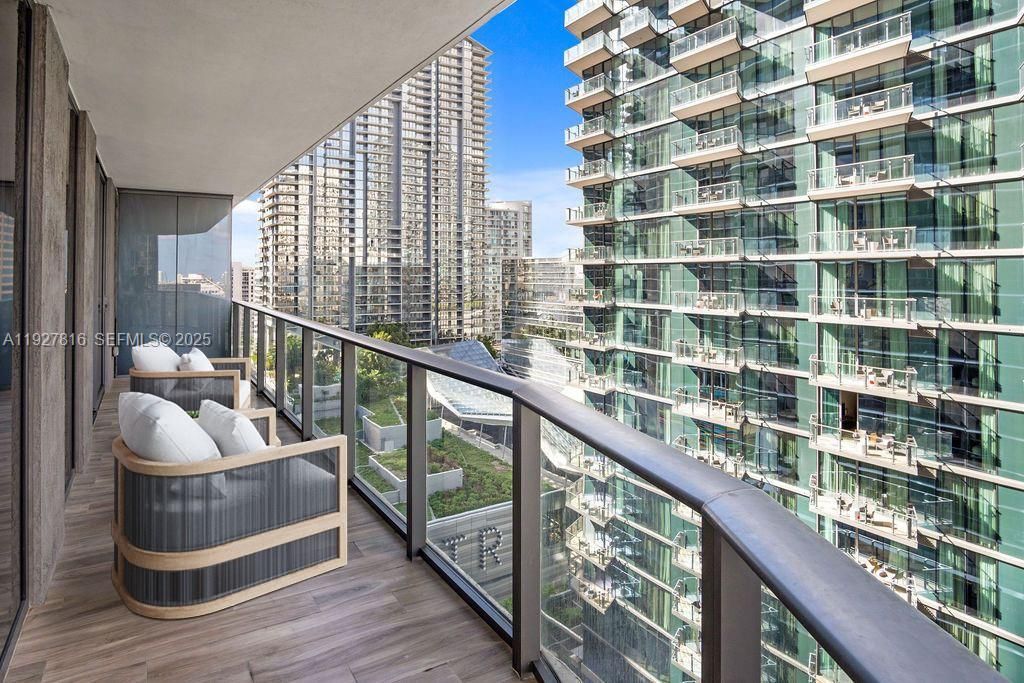 出租: $8,000 (2 贝兹, 2 浴室, 1152 平方英尺)