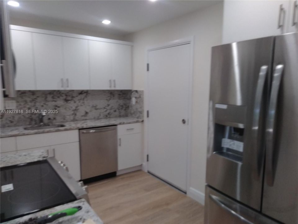 В аренду: $2,475 (2 спален, 2 ванн, 1033 Квадратных фут)