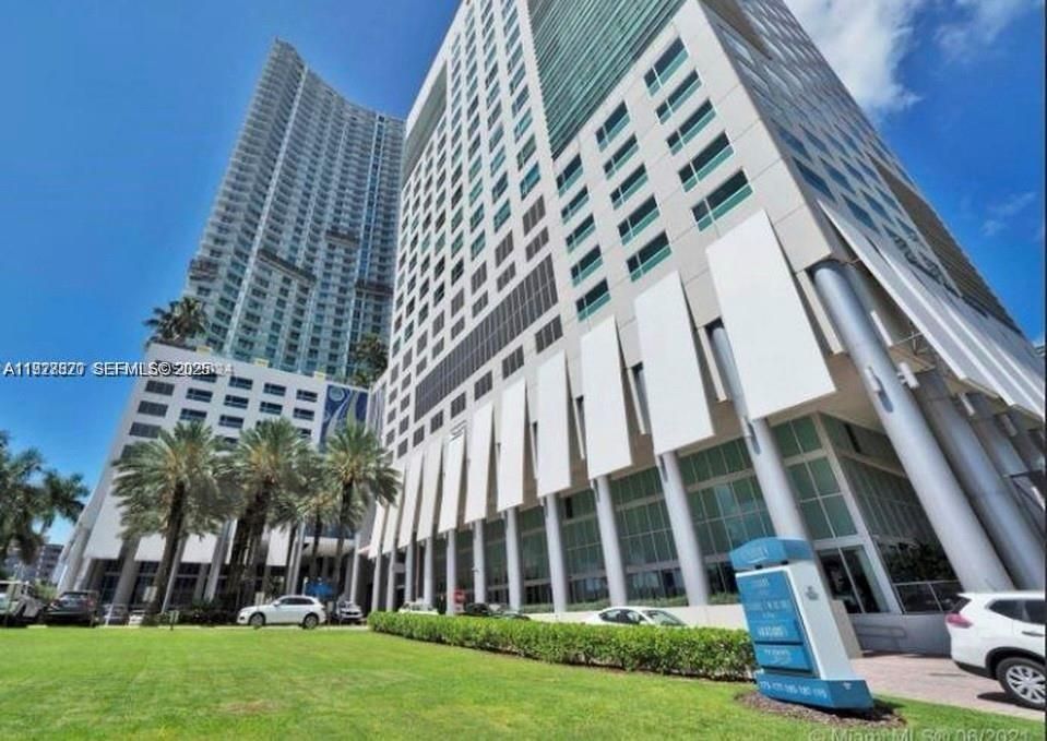 В аренду: $2,300 (0 спален, 1 ванн, 451 Квадратных фут)