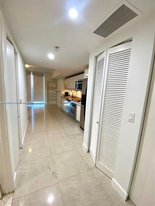 В аренду: $2,300 (0 спален, 1 ванн, 451 Квадратных фут)