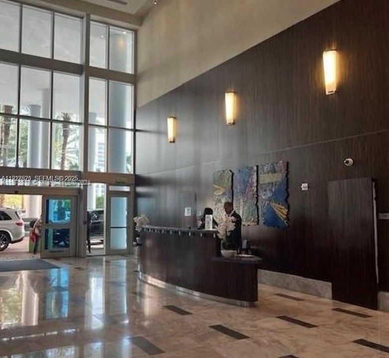 В аренду: $2,300 (0 спален, 1 ванн, 451 Квадратных фут)