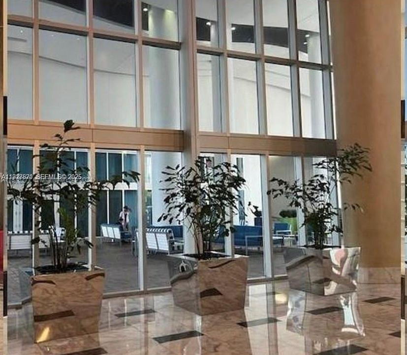 В аренду: $2,300 (0 спален, 1 ванн, 451 Квадратных фут)