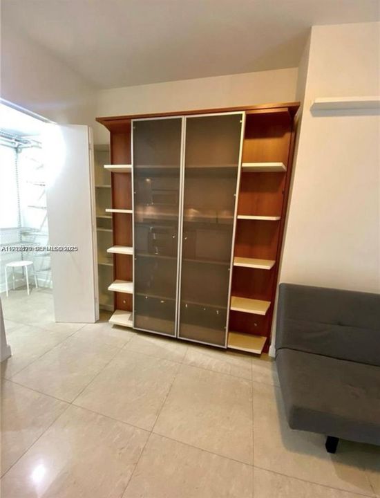 В аренду: $2,300 (0 спален, 1 ванн, 451 Квадратных фут)