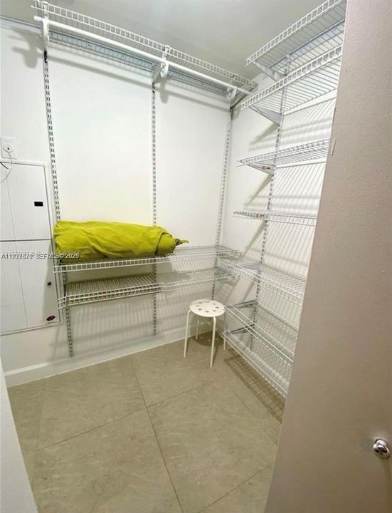 В аренду: $2,300 (0 спален, 1 ванн, 451 Квадратных фут)