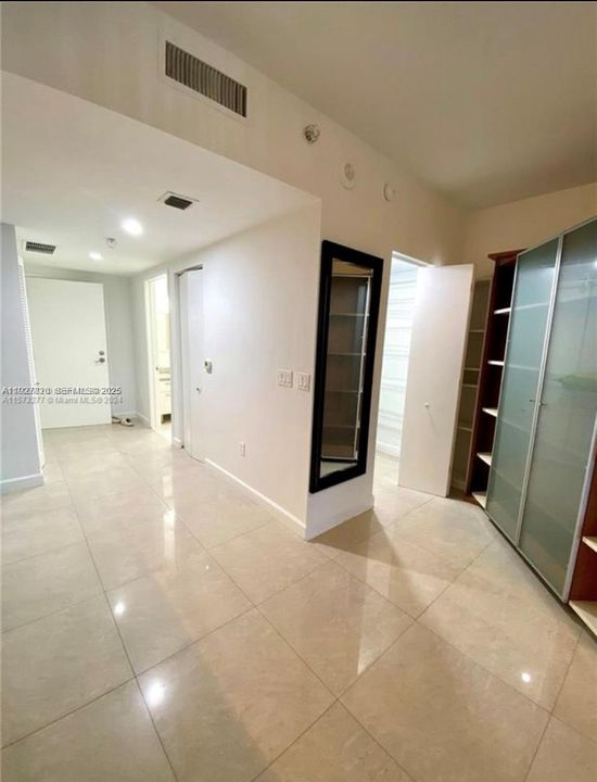 В аренду: $2,300 (0 спален, 1 ванн, 451 Квадратных фут)