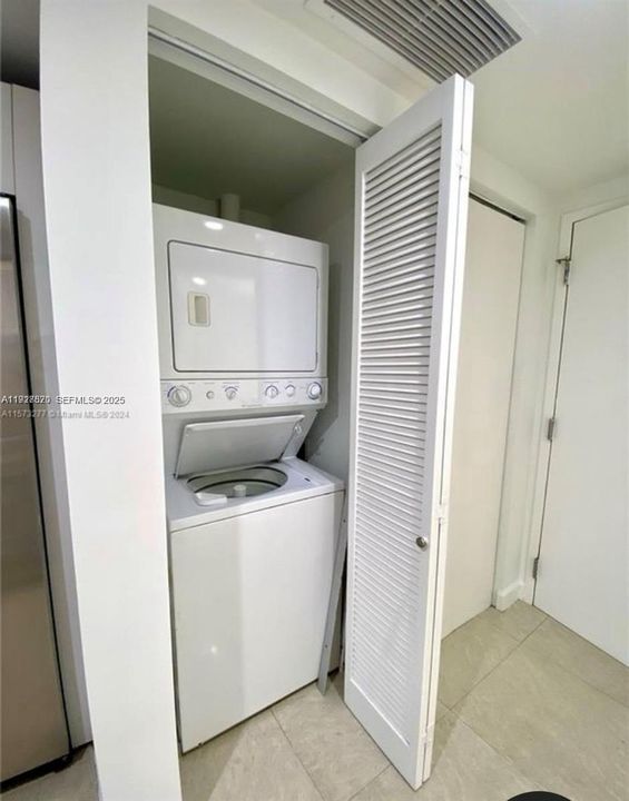 В аренду: $2,300 (0 спален, 1 ванн, 451 Квадратных фут)