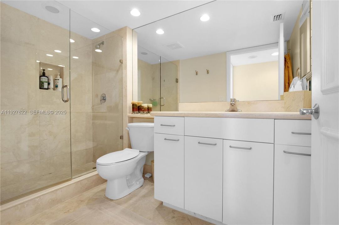 В аренду: $6,400 (3 спален, 2 ванн, 1696 Квадратных фут)