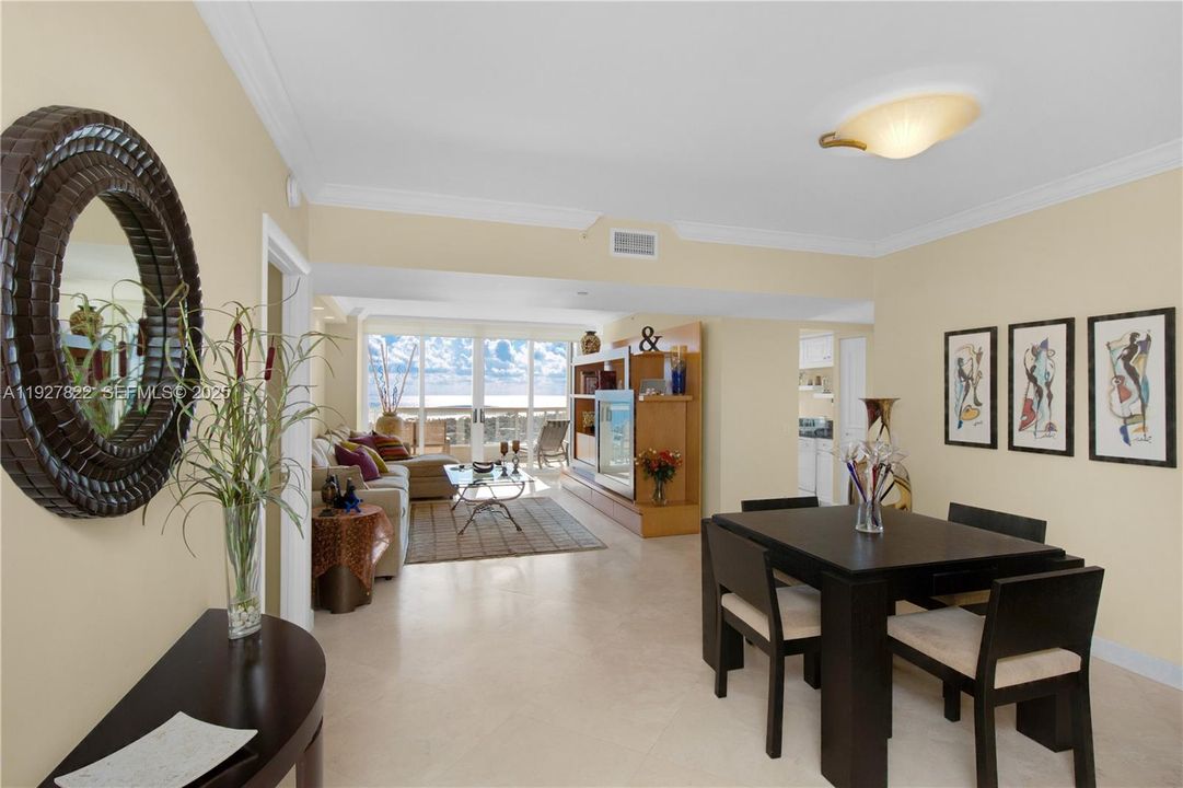 В аренду: $6,400 (3 спален, 2 ванн, 1696 Квадратных фут)