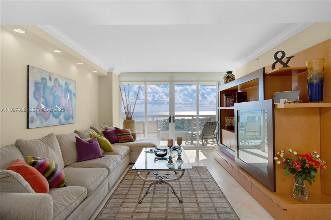 В аренду: $6,400 (3 спален, 2 ванн, 1696 Квадратных фут)