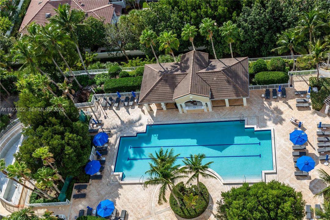 В аренду: $6,400 (3 спален, 2 ванн, 1696 Квадратных фут)