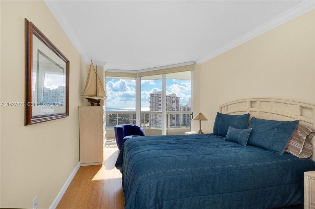 В аренду: $6,400 (3 спален, 2 ванн, 1696 Квадратных фут)