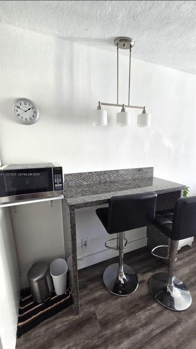 待售: $130,000 (0 贝兹, 1 浴室, 360 平方英尺)