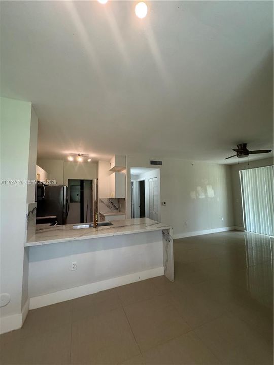 В аренду: $1,795 (1 спален, 1 ванн, 691 Квадратных фут)