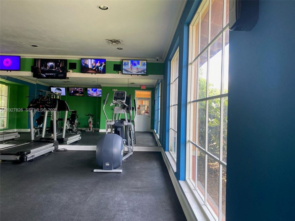 В аренду: $1,795 (1 спален, 1 ванн, 691 Квадратных фут)