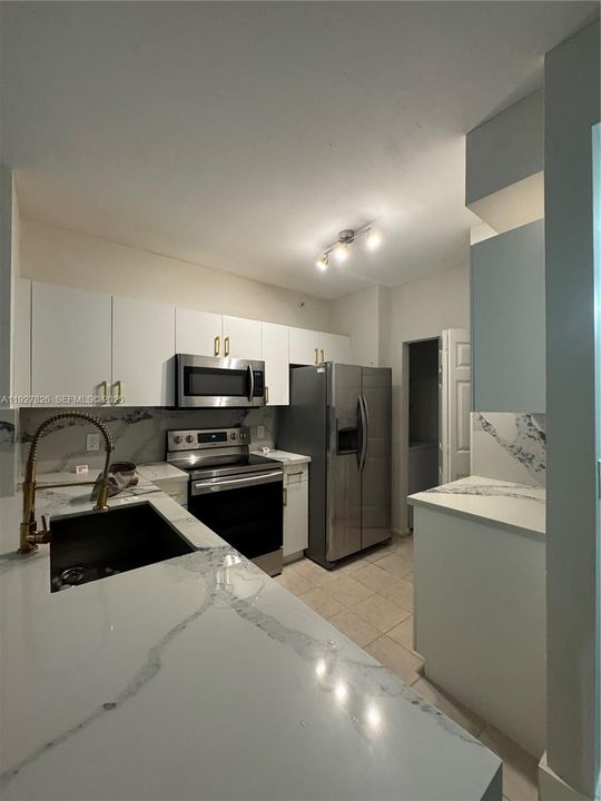 В аренду: $1,795 (1 спален, 1 ванн, 691 Квадратных фут)