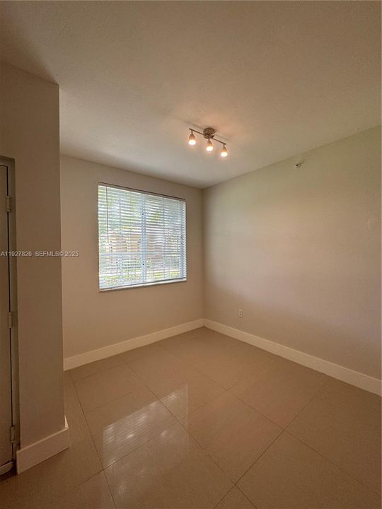 В аренду: $1,795 (1 спален, 1 ванн, 691 Квадратных фут)