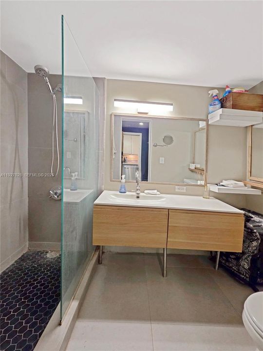 For Rent: $2,250 (0 beds, 1 baths, 540 Square Feet)