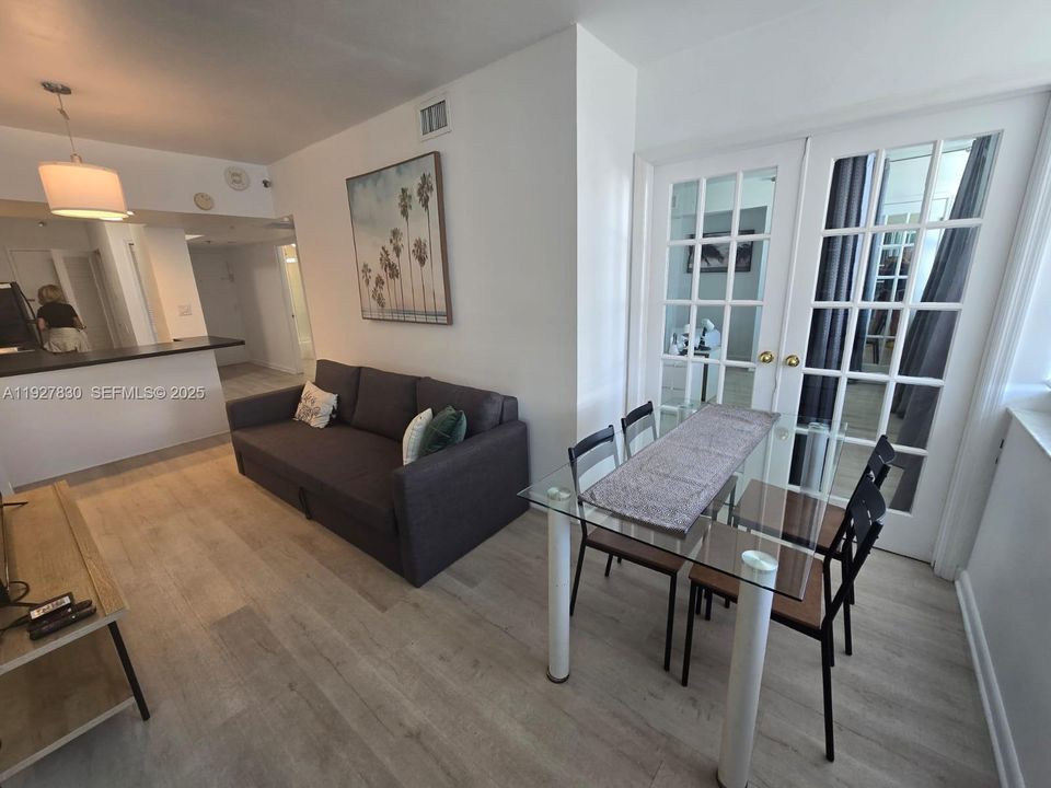 В аренду: $2,600 (1 спален, 1 ванн, 550 Квадратных фут)