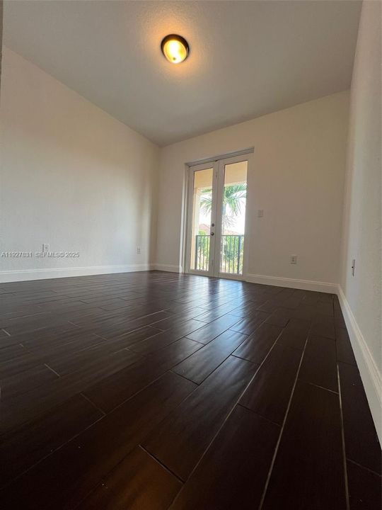 В аренду: $3,000 (3 спален, 2 ванн, 1670 Квадратных фут)