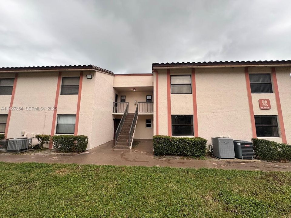 В аренду: $2,600 (3 спален, 2 ванн, 1266 Квадратных фут)