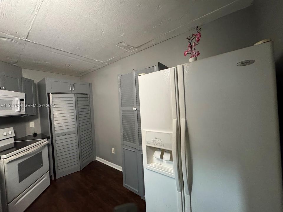 В аренду: $2,600 (3 спален, 2 ванн, 1266 Квадратных фут)