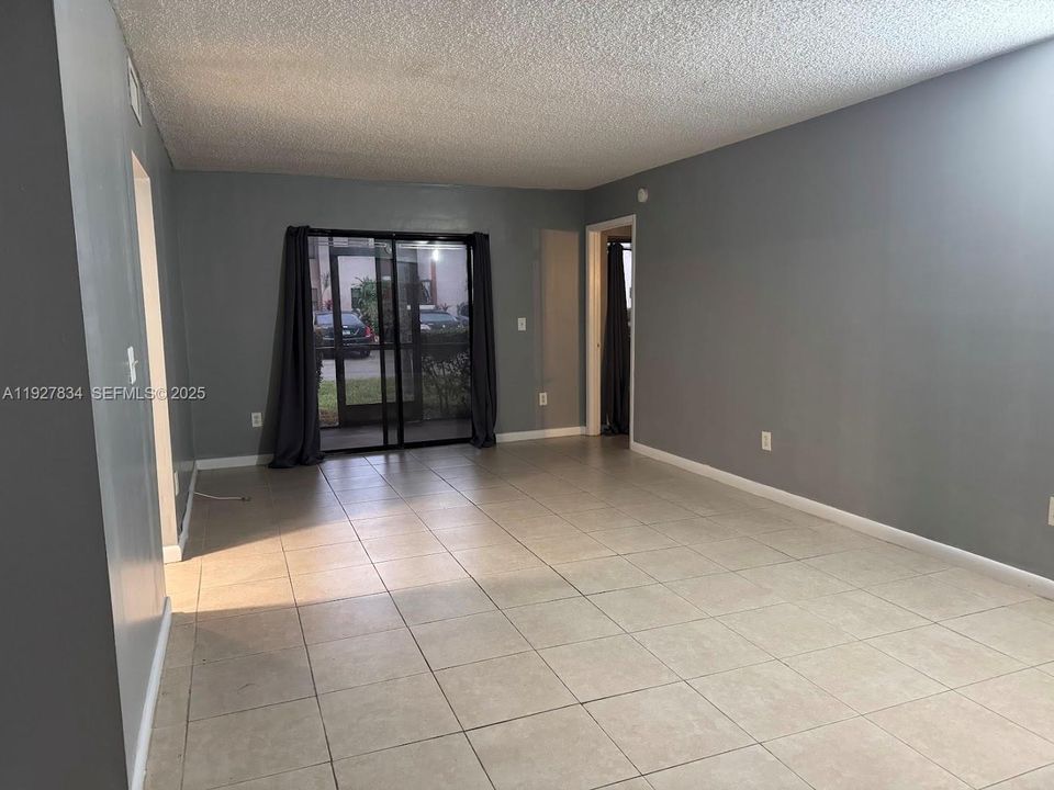 В аренду: $2,600 (3 спален, 2 ванн, 1266 Квадратных фут)