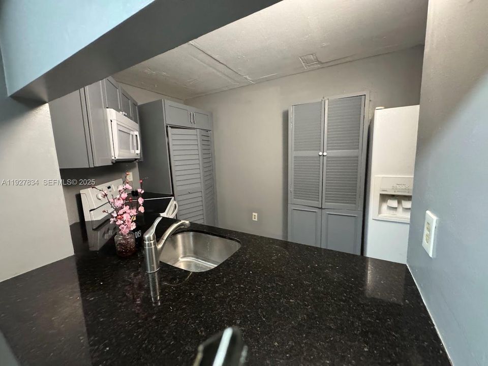 В аренду: $2,600 (3 спален, 2 ванн, 1266 Квадратных фут)