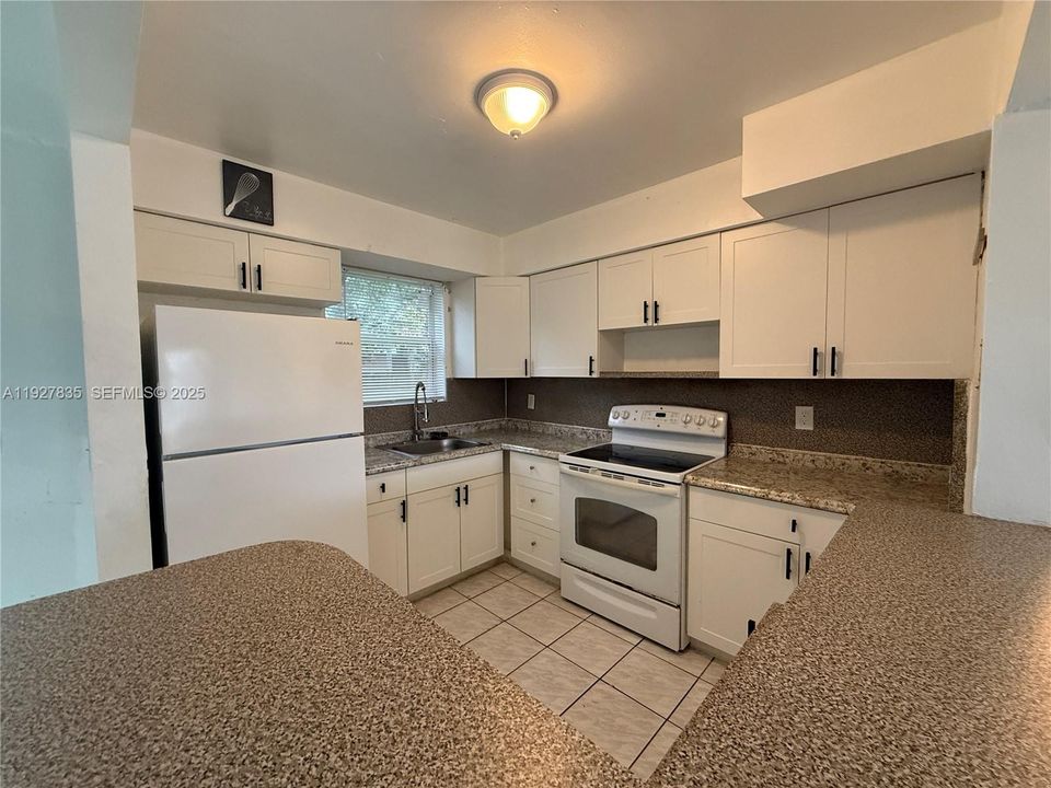 В аренду: $3,300 (4 спален, 3 ванн, 1700 Квадратных фут)