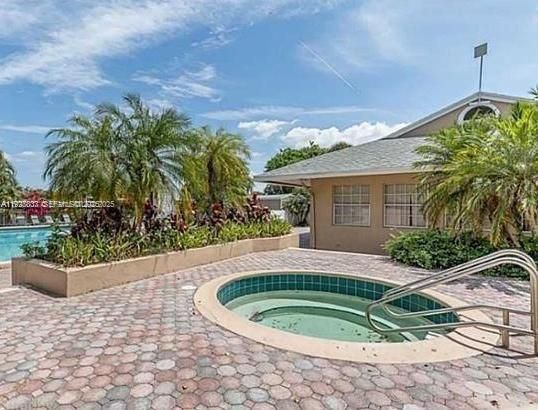 В аренду: $2,000 (2 спален, 2 ванн, 854 Квадратных фут)