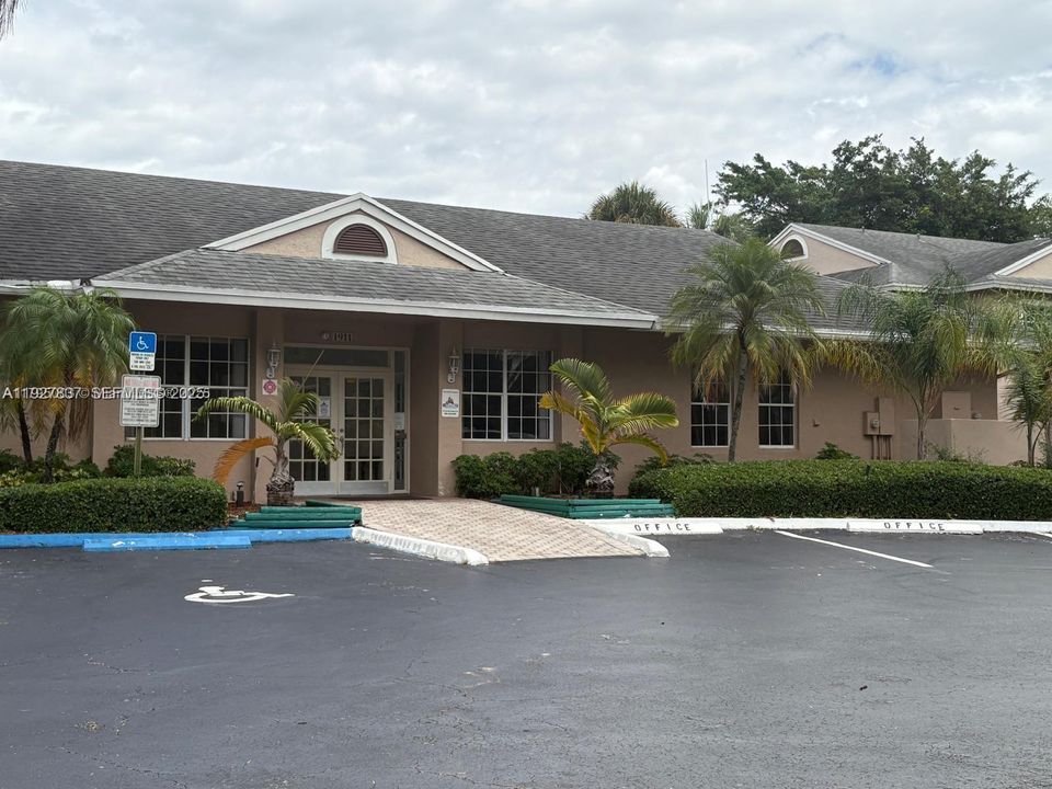 В аренду: $2,000 (2 спален, 2 ванн, 854 Квадратных фут)